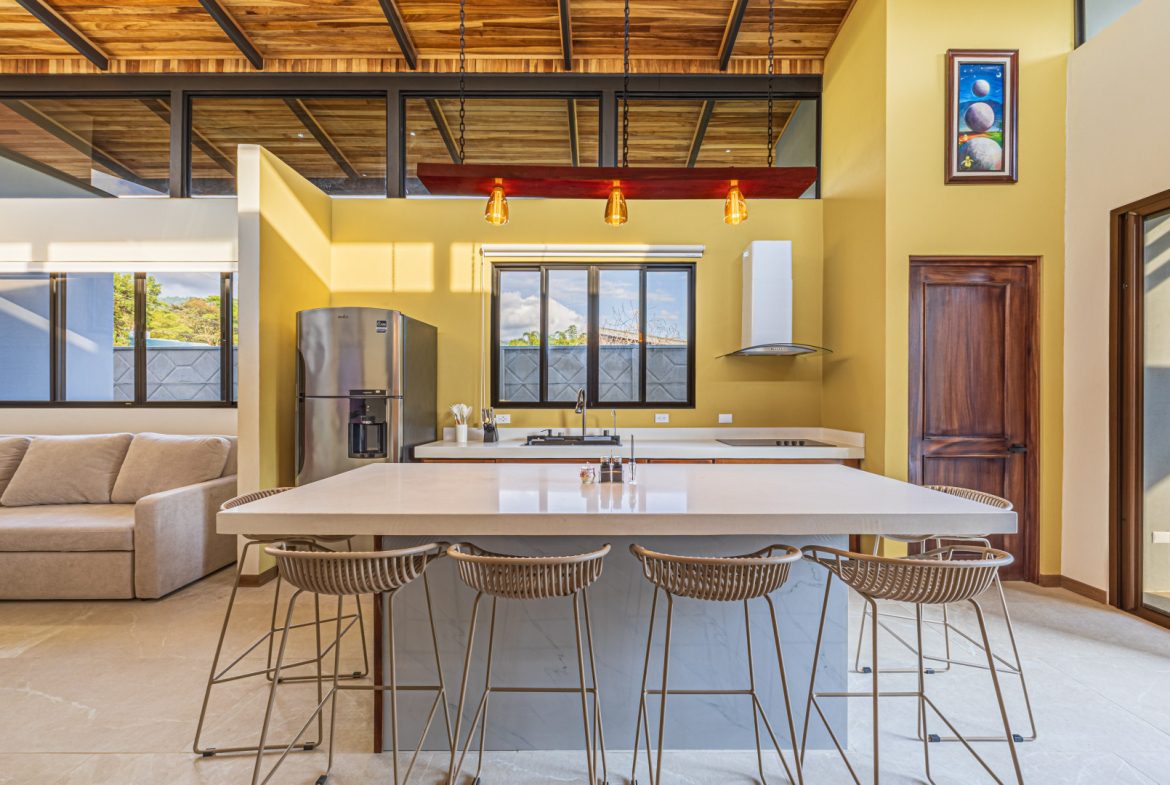 MODERN LUXURY 3-BED VILLA IN UVITA – MOVE-IN & AIRBNB READY