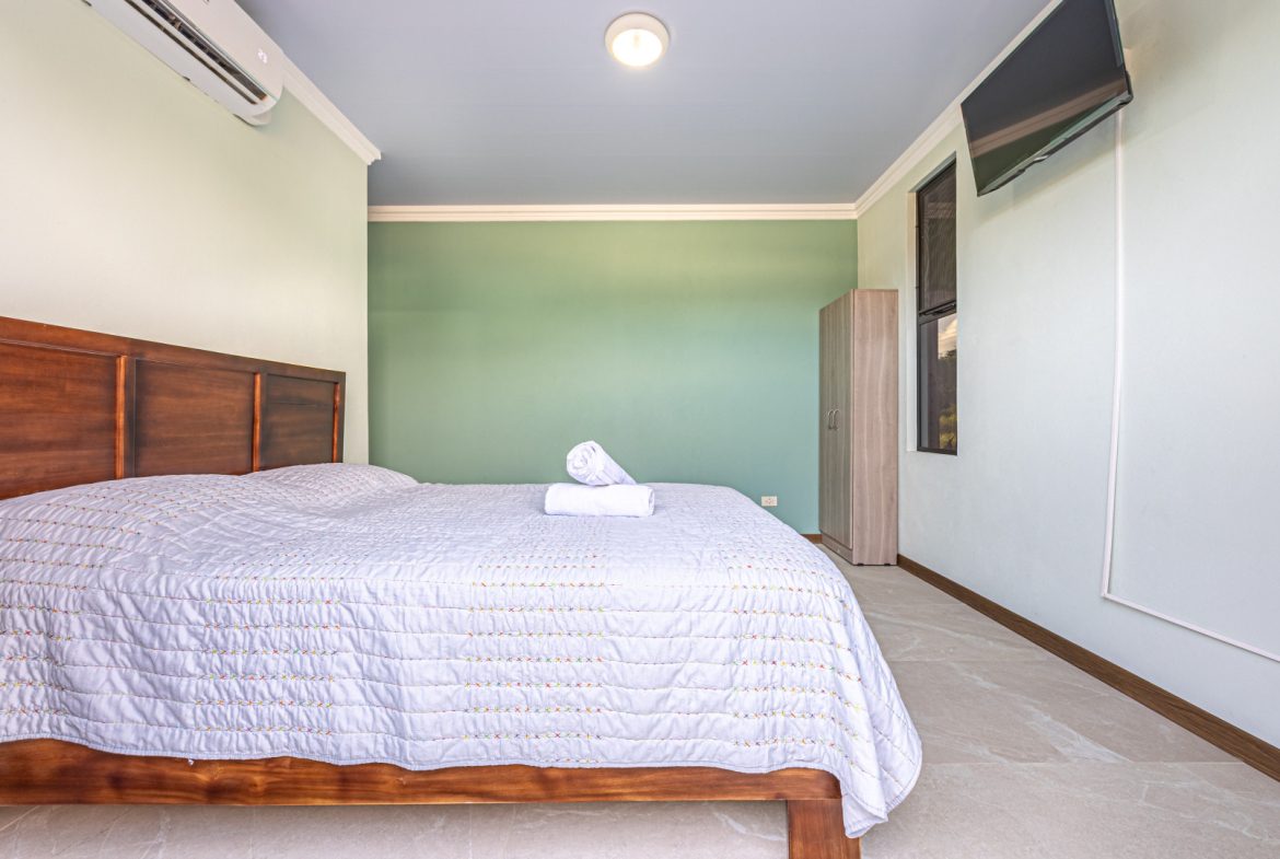 MODERN LUXURY 3-BED VILLA IN UVITA – MOVE-IN & AIRBNB READY