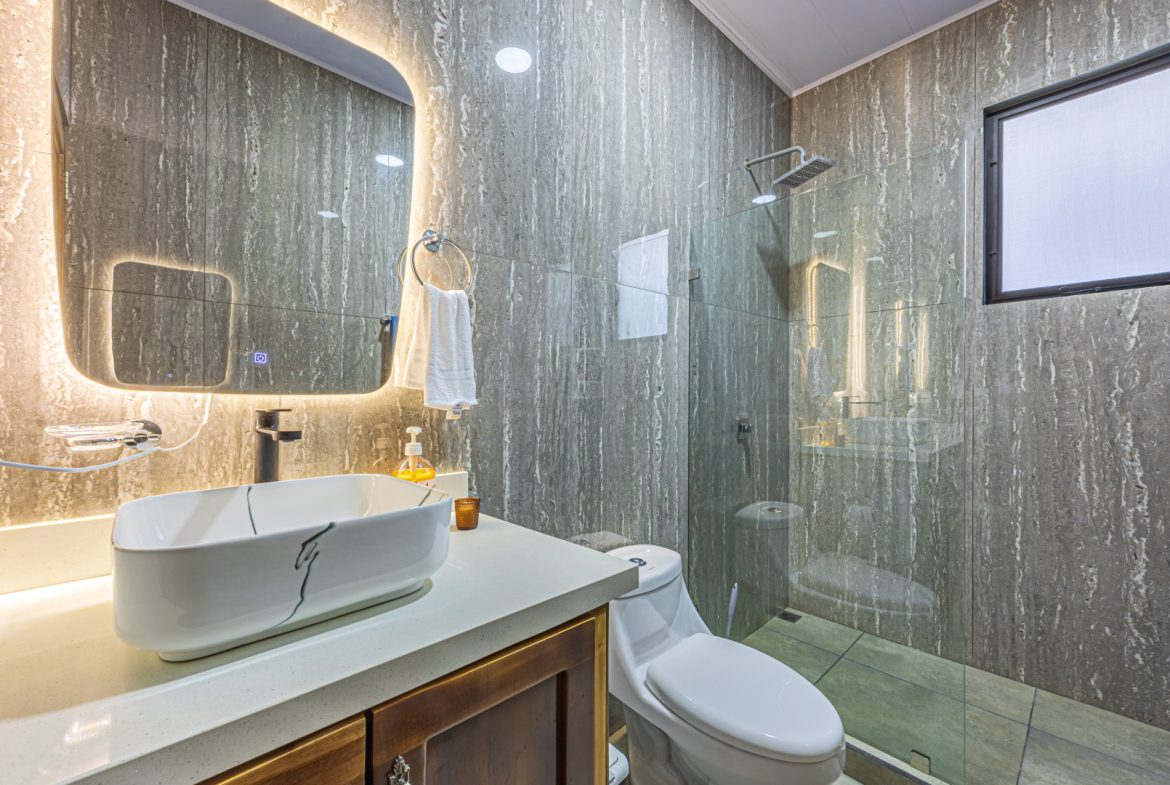 MODERN LUXURY 3-BED VILLA IN UVITA – MOVE-IN & AIRBNB READY