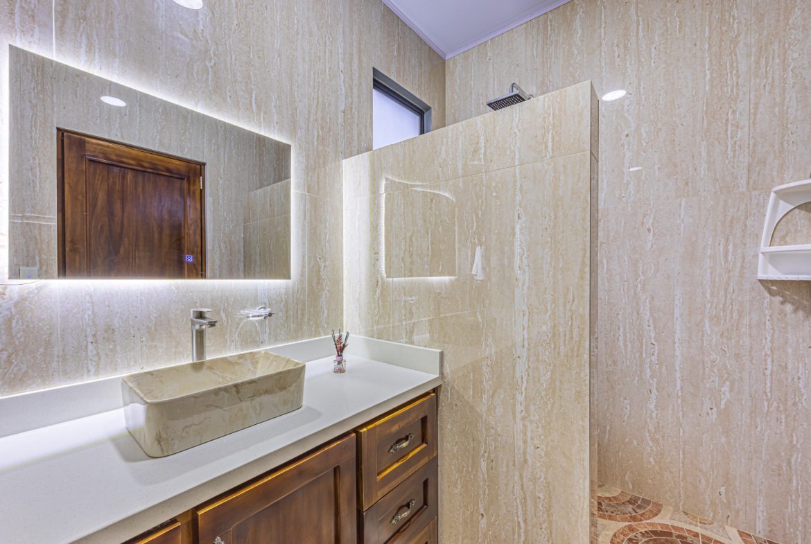 MODERN LUXURY 3-BED VILLA IN UVITA – MOVE-IN & AIRBNB READY