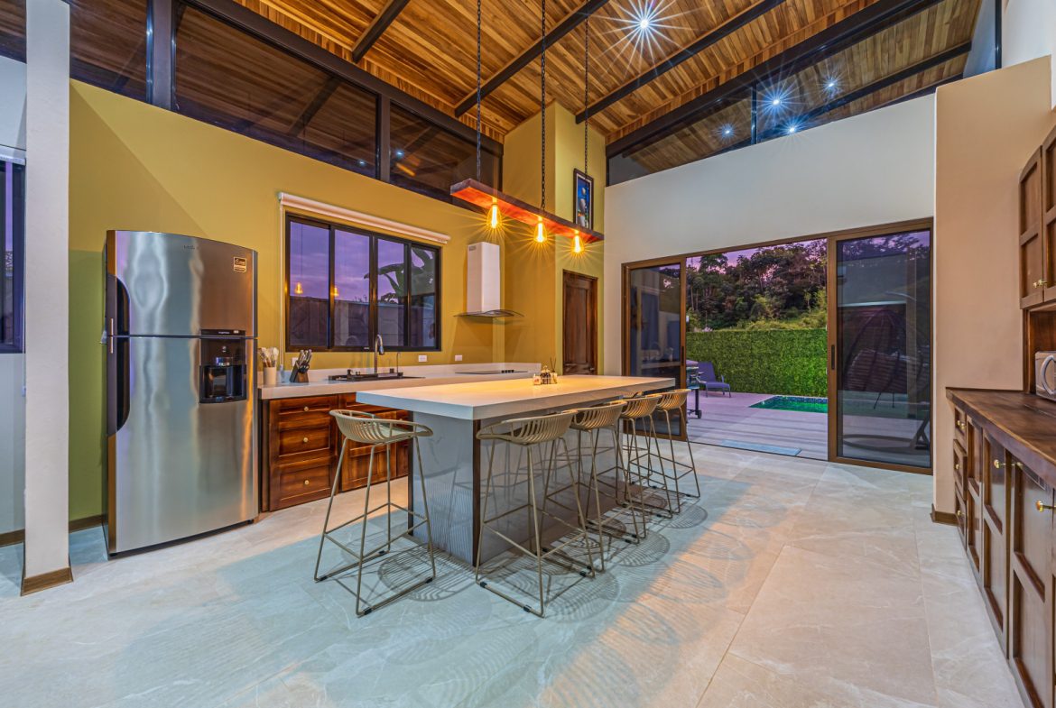 MODERN LUXURY 3-BED VILLA IN UVITA – MOVE-IN & AIRBNB READY