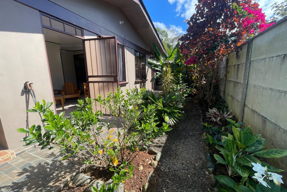 TURNKEY INCOME PROPERTY WITH MULTIPLE RENTAL UNITS IN MORAZÁN