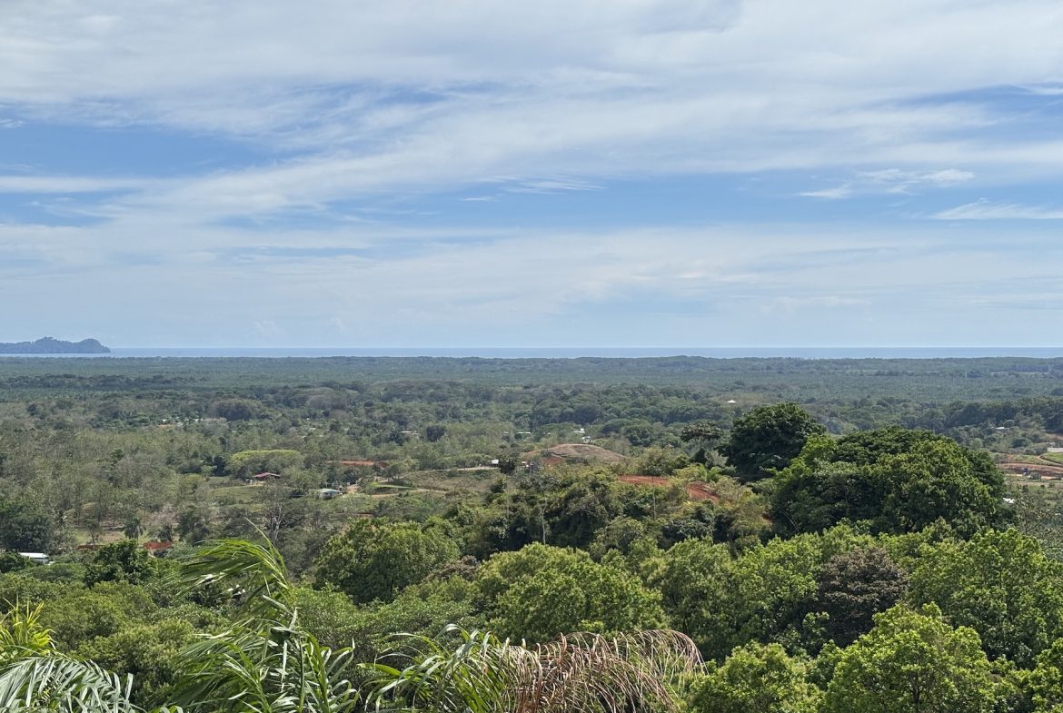 BUILDING PROPERTY WITH SUNSET VIEWS IN SAN ANTONIO QUEPOS – 0.039 ACRES