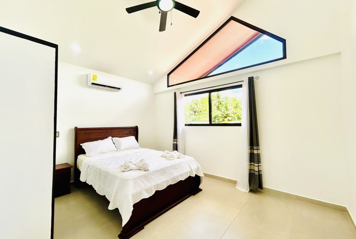 BEAUTIFUL PROPERTY WITH THREE BEDROOM AND POOL, IN BAHIA BALLENA – 0.11 ACRES