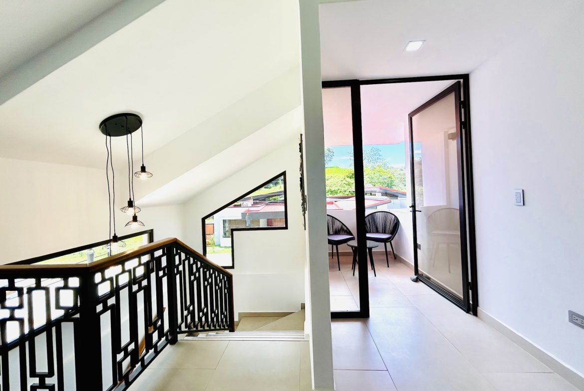 BEAUTIFUL PROPERTY WITH THREE BEDROOM AND POOL, IN BAHIA BALLENA – 0.11 ACRES