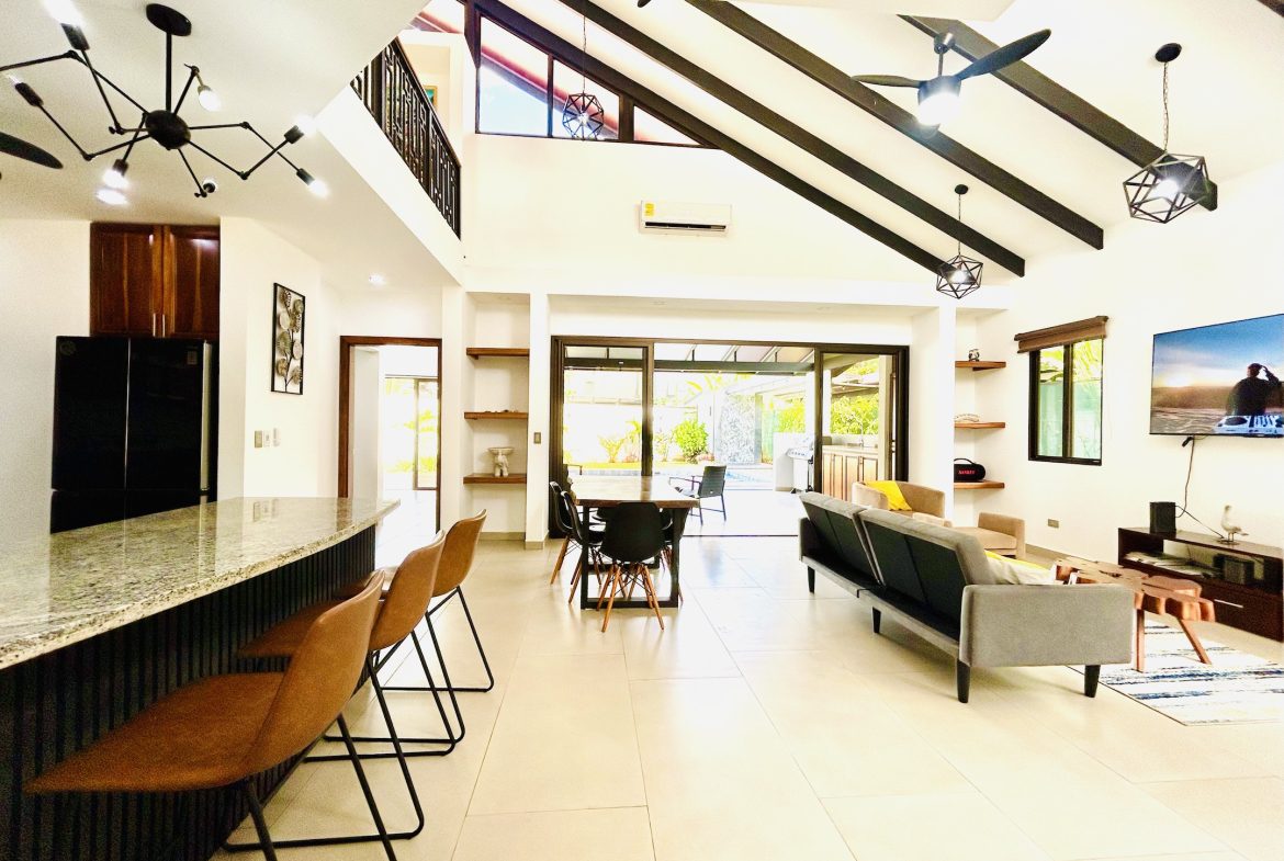 BEAUTIFUL PROPERTY WITH THREE BEDROOM AND POOL, IN BAHIA BALLENA – 0.11 ACRES