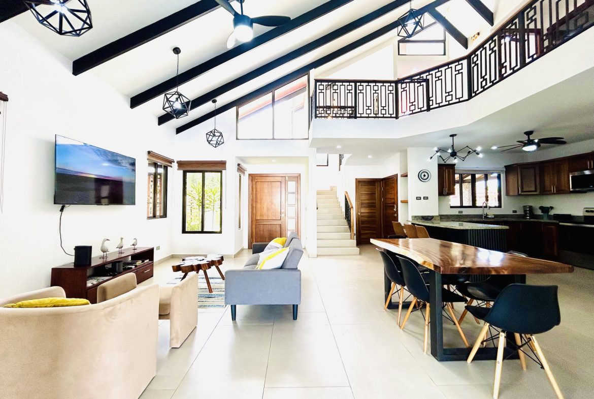 BEAUTIFUL PROPERTY WITH THREE BEDROOM AND POOL, IN BAHIA BALLENA – 0.11 ACRES