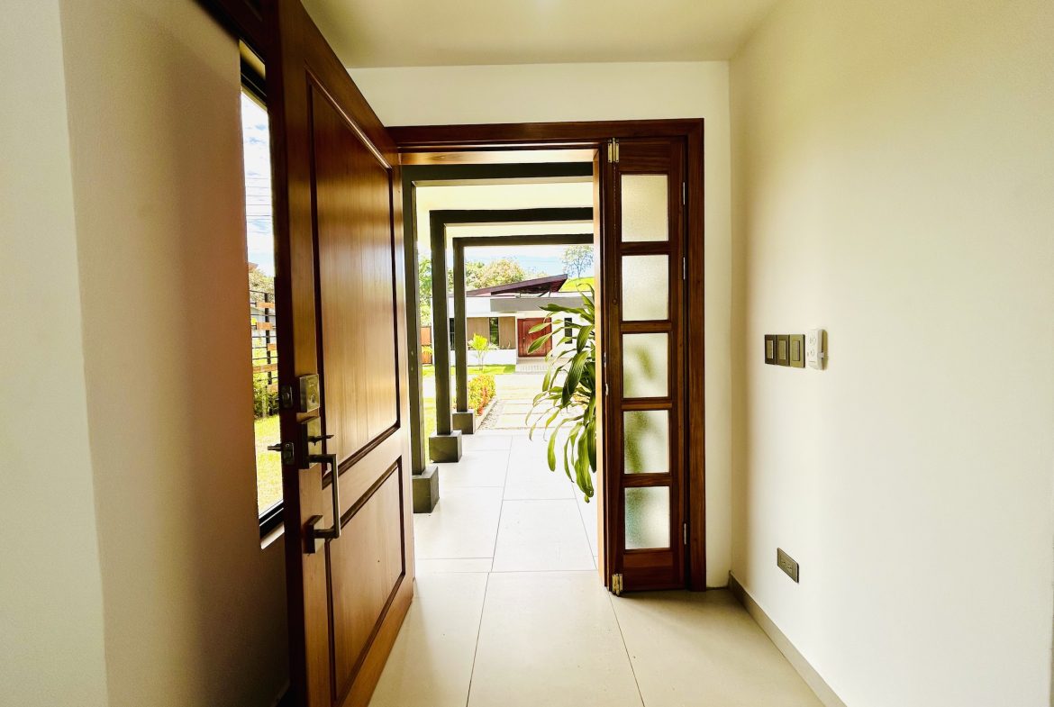 BEAUTIFUL PROPERTY WITH THREE BEDROOM AND POOL, IN BAHIA BALLENA – 0.11 ACRES