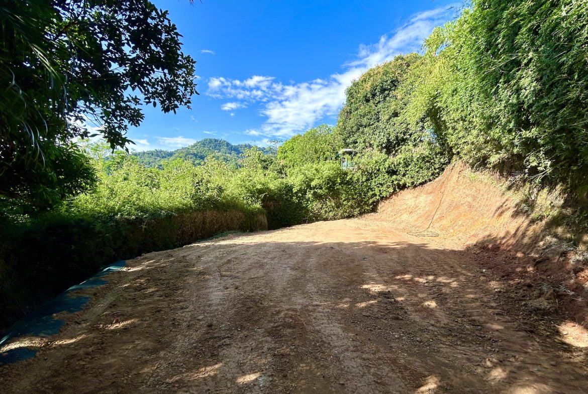 BUILDING PROPERTY WITH MOUNTAIN VIEWS NEAR TO THE TOWN, IN PLAYA HERMOSA – 0.13 ACRES