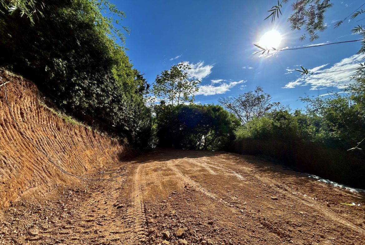 BUILDING PROPERTY WITH MOUNTAIN VIEWS NEAR TO THE TOWN, IN PLAYA HERMOSA – 0.13 ACRES