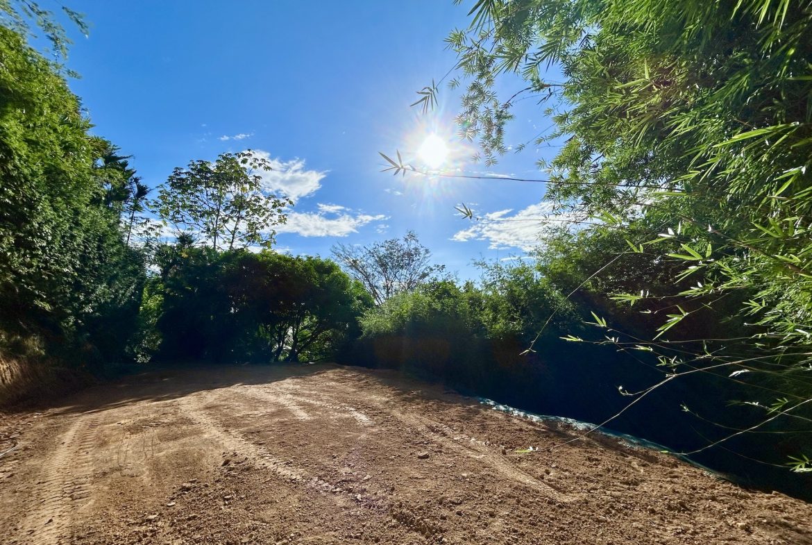 BUILDING PROPERTY WITH MOUNTAIN VIEWS NEAR TO THE TOWN, IN PLAYA HERMOSA – 0.13 ACRES