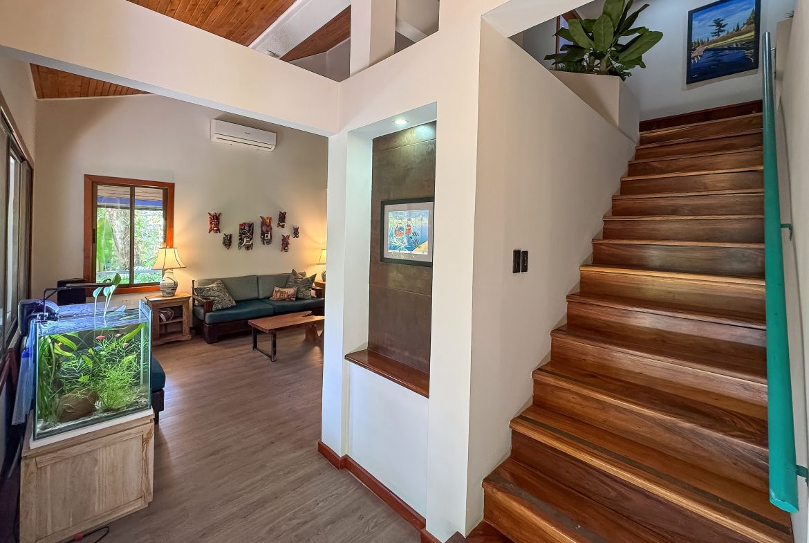 CASA HERMANAS PROPERTY WITH FOUR BEDROOMS, IN MANUEL ANTONIO – 0.31 ACRES