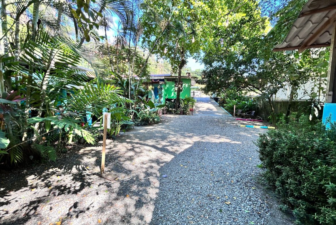 COMMERCIAL PROPERTY WITH SIX BEDROOMS NEAR EVERYTHING, IN DOMINICAL – 0.23 ACRES