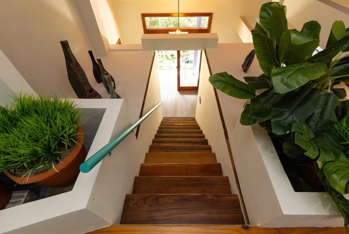 CASA HERMANAS PROPERTY WITH FOUR BEDROOMS, IN MANUEL ANTONIO – 0.31 ACRES
