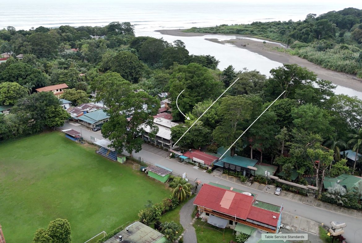 COMMERCIAL PROPERTY WITH SIX BEDROOMS NEAR EVERYTHING, IN DOMINICAL – 0.23 ACRES