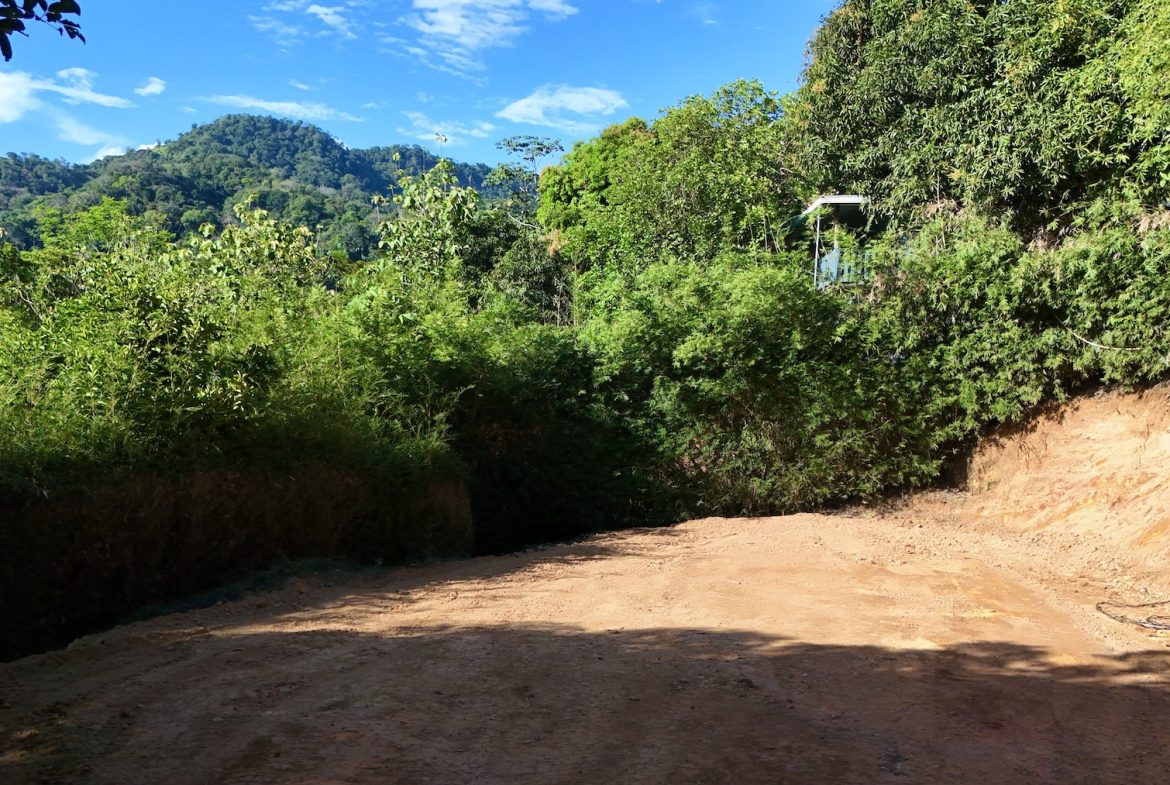 BUILDING PROPERTY WITH MOUNTAIN VIEWS NEAR TO THE TOWN, IN PLAYA HERMOSA – 0.13 ACRES