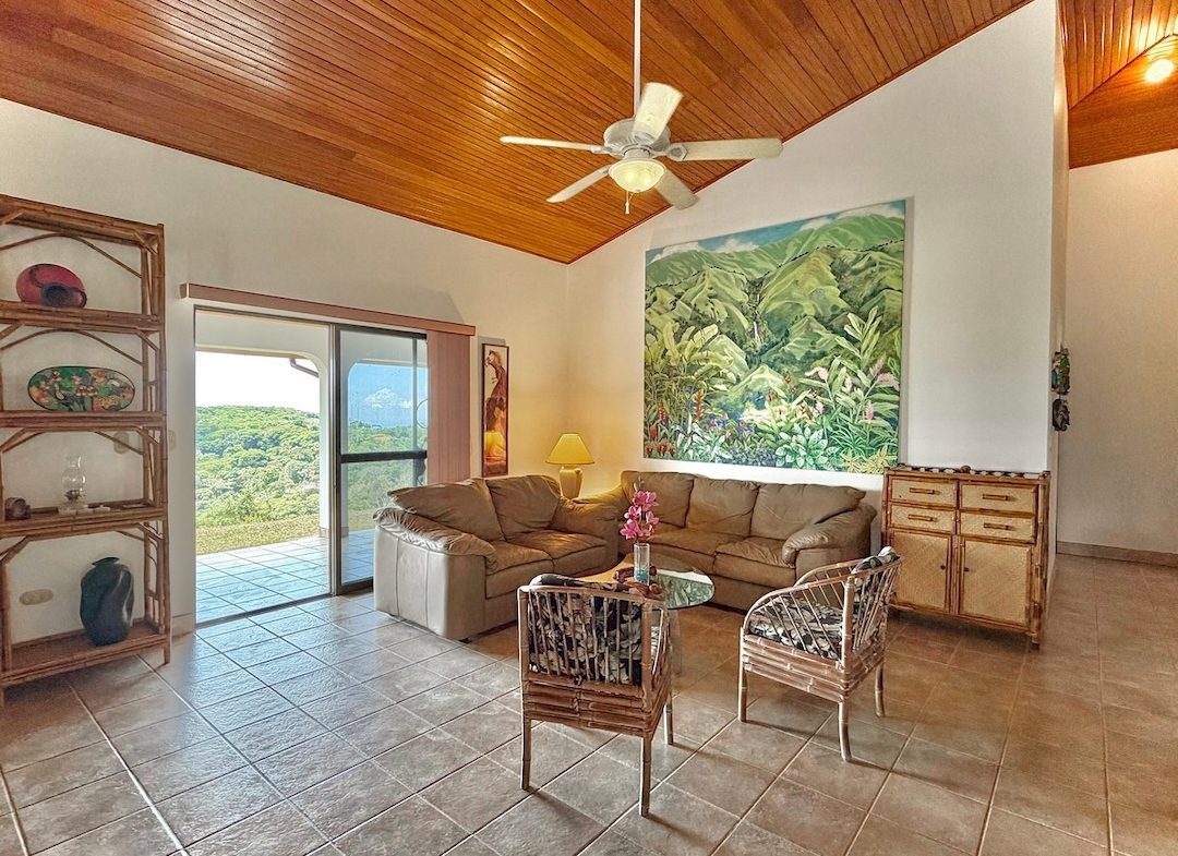 PROPERTY WITH THREE BEDROOM AND OCEAN VIEWS, IN LAGUNAS – 3.64 ACRES