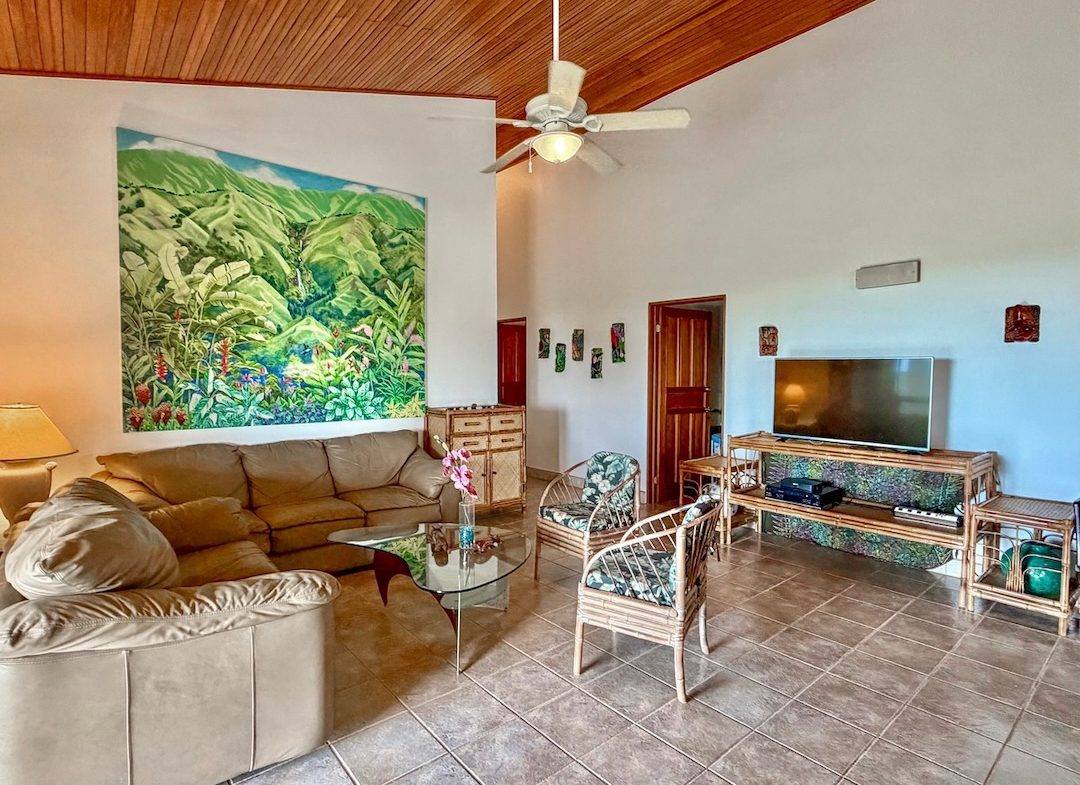 PROPERTY WITH THREE BEDROOM AND OCEAN VIEWS, IN LAGUNAS – 3.64 ACRES