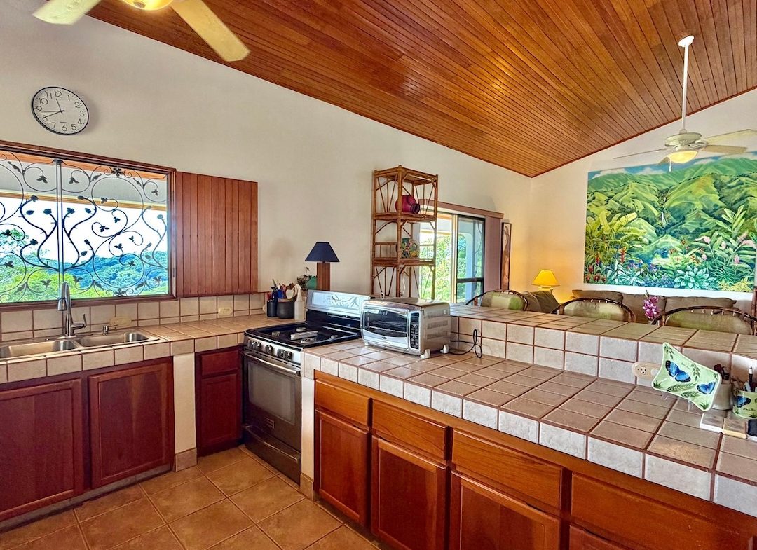 PROPERTY WITH THREE BEDROOM AND OCEAN VIEWS, IN LAGUNAS – 3.64 ACRES