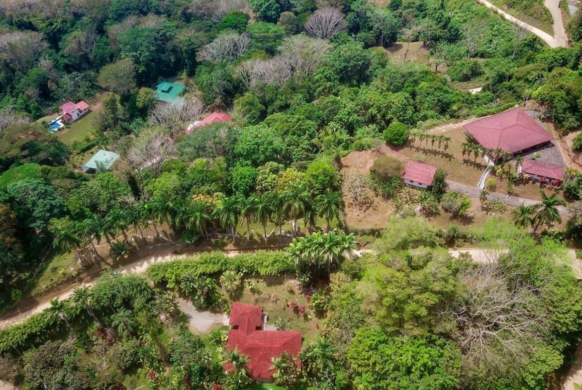PROPERTY WITH THREE BEDROOM AND OCEAN VIEWS, IN LAGUNAS – 3.64 ACRES