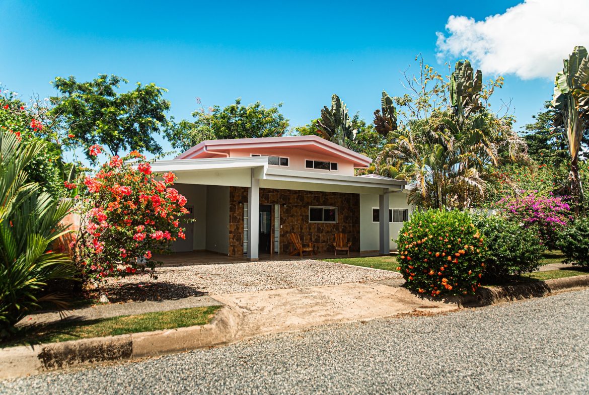 VILLAS DEL SOL PROPERTY WITH THREE BEDROOMS NEAR TO THE BEACH, IN CHAMAN – 0.18 ACRES