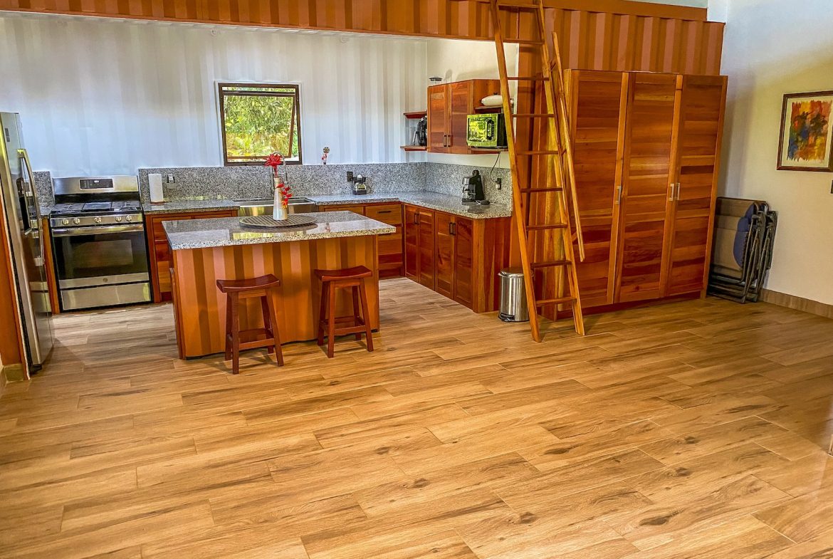 PROPERTY WITH TWO BEDROOMS AND JUNGLE VIEWS, IN UVITA – 1.22 ACRES