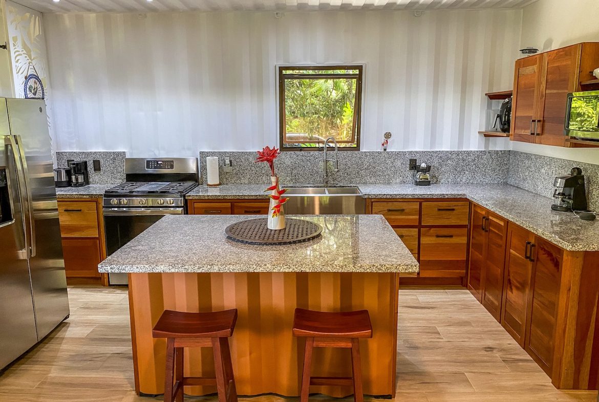 PROPERTY WITH TWO BEDROOMS AND JUNGLE VIEWS, IN UVITA – 1.22 ACRES