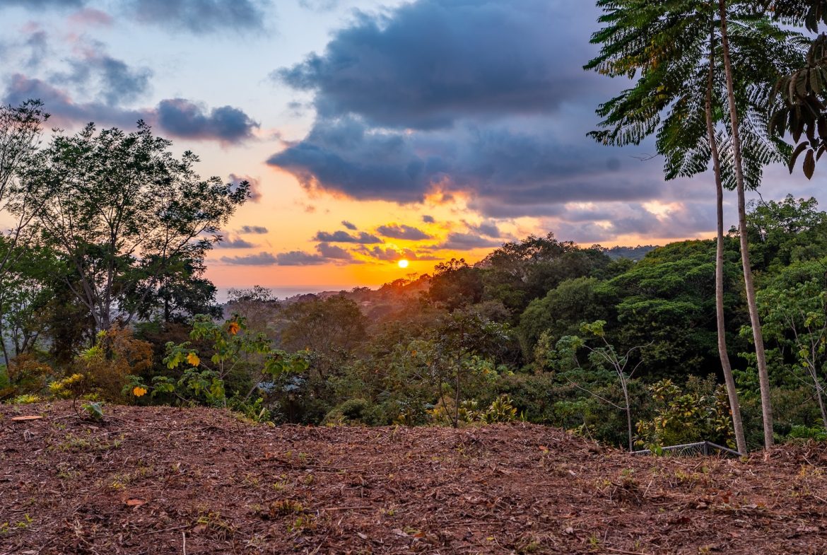 PROPERTY WITH SPECTACULAR SUNSET VIEWS, IN OJOCHAL – 0.98 ACRES