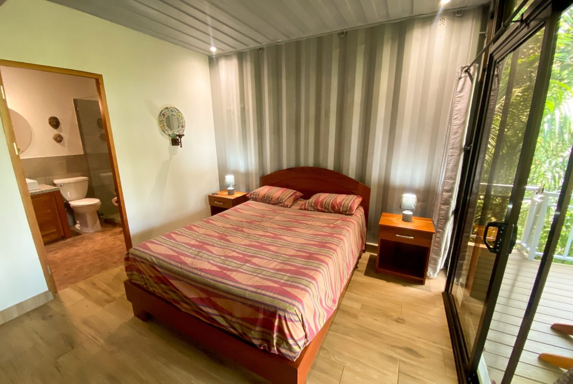 PROPERTY WITH TWO BEDROOMS AND JUNGLE VIEWS, IN UVITA – 1.22 ACRES