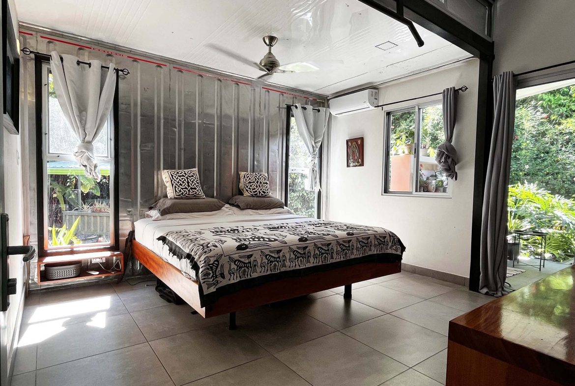 CASA SECRETA: Your Hidden Uvita Escape With Room To Expand – 0.28 Acres