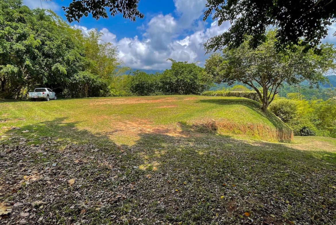 BUILDING PROPERTY WITH OCEAN VIEWS, NEAR TO THE WATERFALL, IN UVITA – 1.93 ACRES