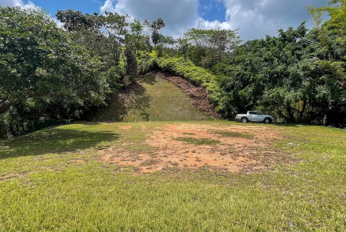 BUILDING PROPERTY WITH OCEAN VIEWS, NEAR TO THE WATERFALL, IN UVITA – 1.93 ACRES