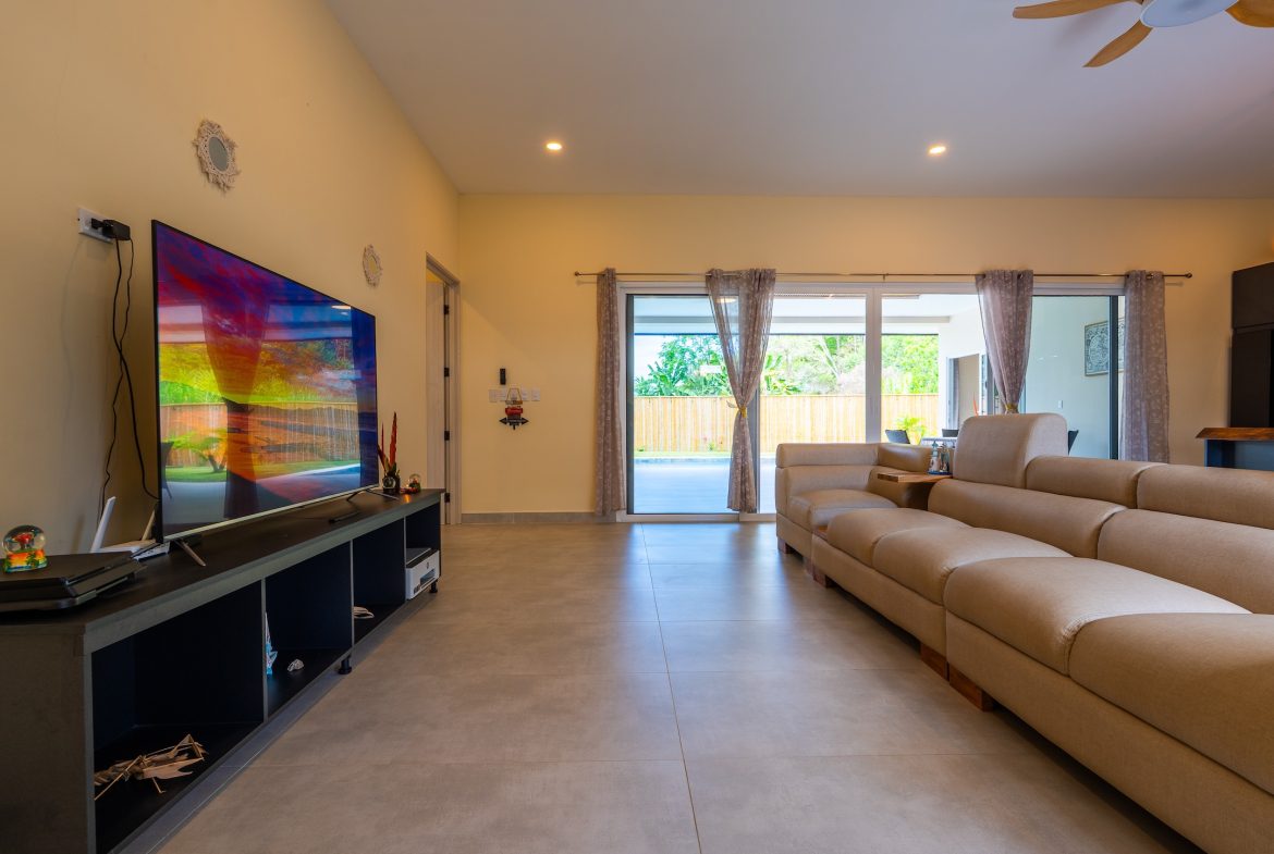 LUXURY PROPERTY WITH THREE BEDROOMS NEAR TO THE TOWN, IN BAHIA BALLENA – 0.15 ACRES