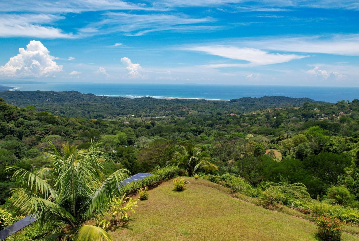 MOUNTAIN PROPERTY WITH THREE BEDROOMS AND OCEAN VIEWS, IN OJOCHAL – 4.86 ACRES