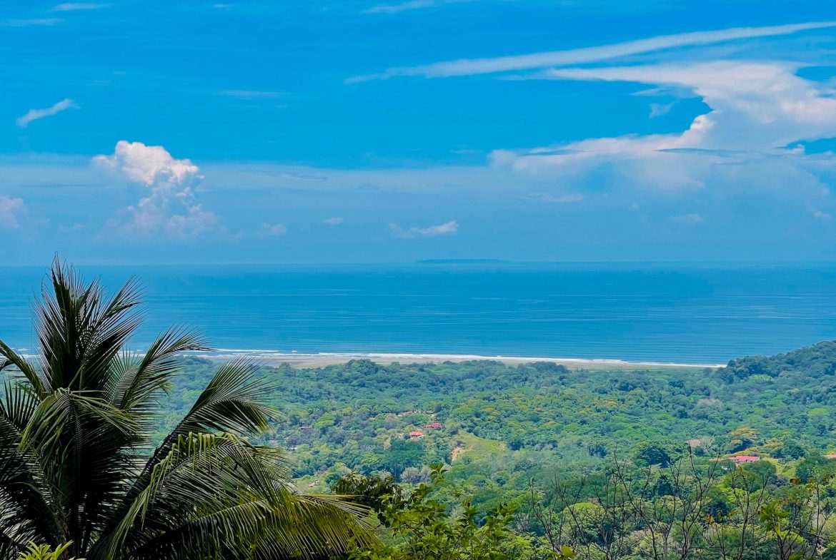MOUNTAIN PROPERTY WITH THREE BEDROOMS AND OCEAN VIEWS, IN OJOCHAL – 4.86 ACRES