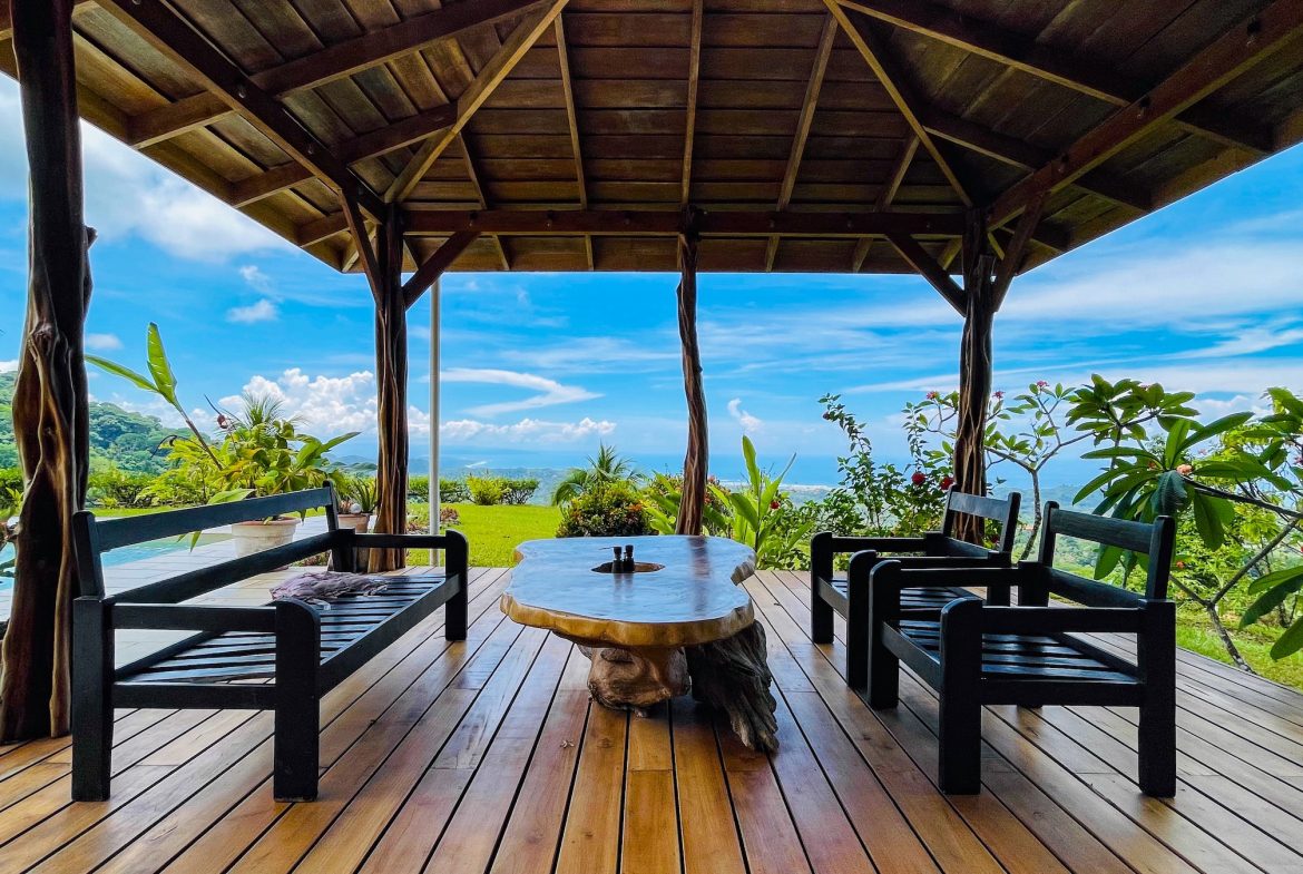 MOUNTAIN PROPERTY WITH THREE BEDROOMS AND OCEAN VIEWS, IN OJOCHAL – 4.86 ACRES