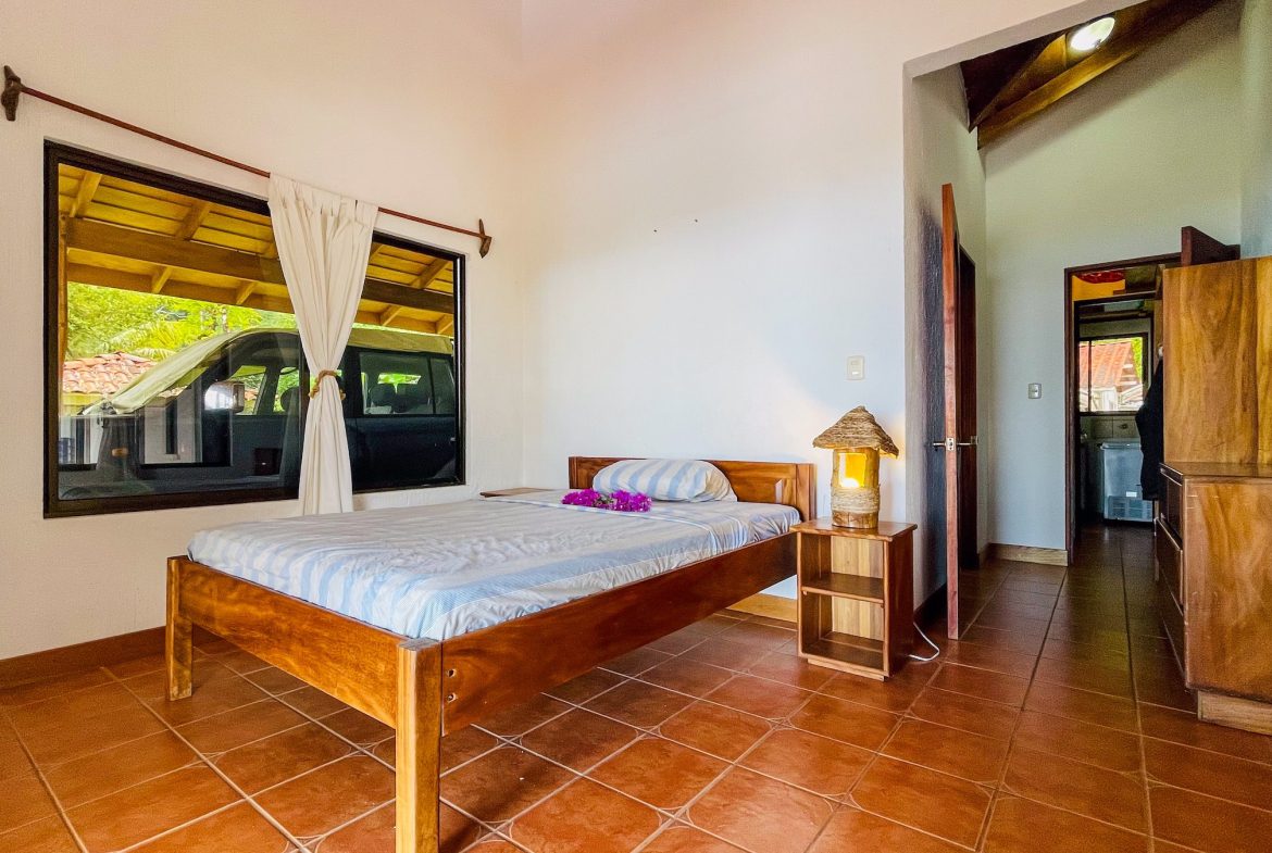 MOUNTAIN PROPERTY WITH THREE BEDROOMS AND OCEAN VIEWS, IN OJOCHAL – 4.86 ACRES