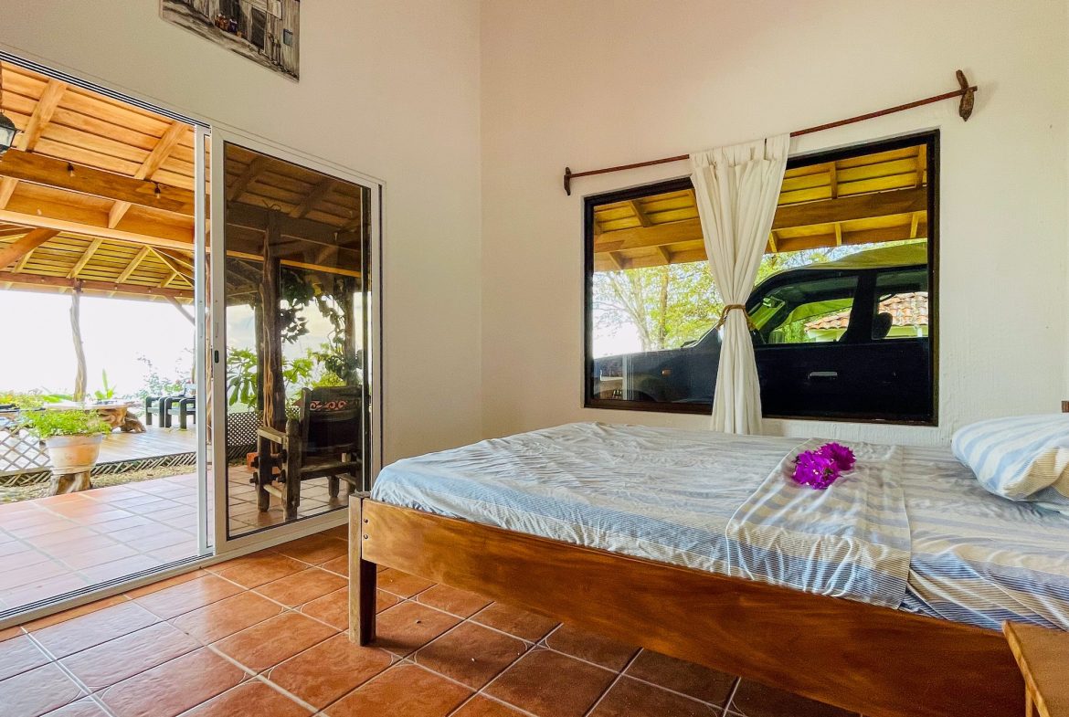 MOUNTAIN PROPERTY WITH THREE BEDROOMS AND OCEAN VIEWS, IN OJOCHAL – 4.86 ACRES