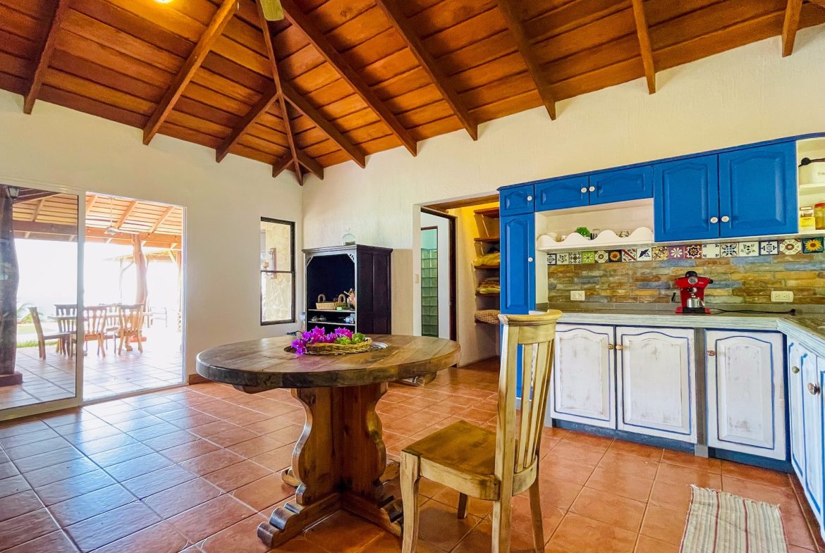 MOUNTAIN PROPERTY WITH THREE BEDROOMS AND OCEAN VIEWS, IN OJOCHAL – 4.86 ACRES