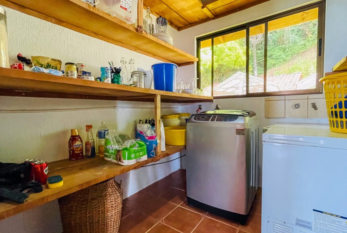 MOUNTAIN PROPERTY WITH THREE BEDROOMS AND OCEAN VIEWS, IN OJOCHAL – 4.86 ACRES