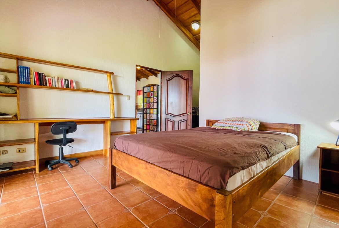 MOUNTAIN PROPERTY WITH THREE BEDROOMS AND OCEAN VIEWS, IN OJOCHAL – 4.86 ACRES