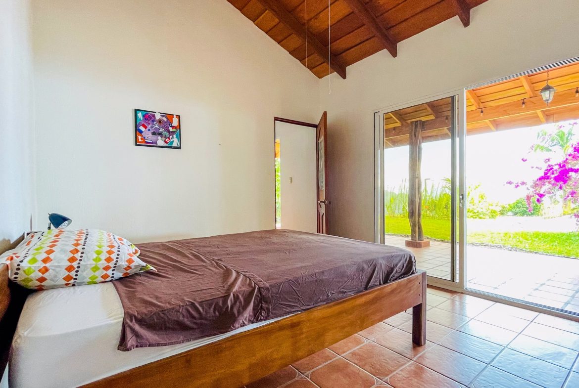 MOUNTAIN PROPERTY WITH THREE BEDROOMS AND OCEAN VIEWS, IN OJOCHAL – 4.86 ACRES