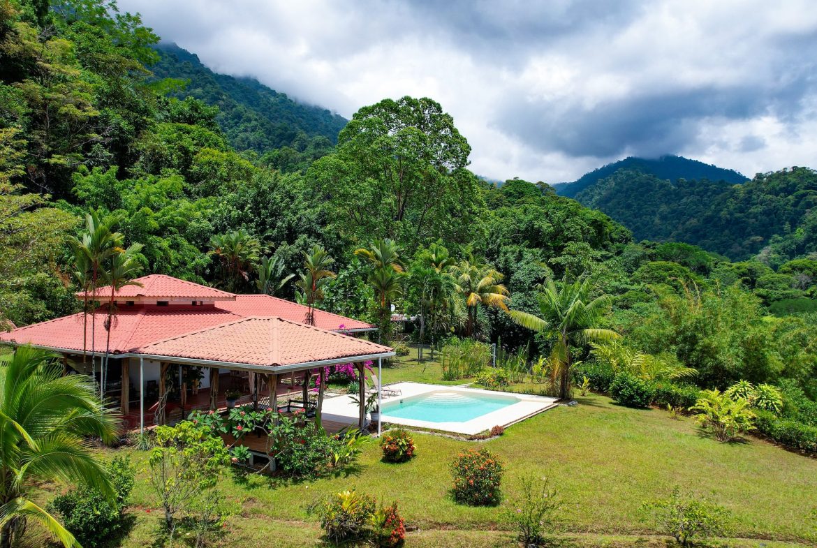 MOUNTAIN PROPERTY WITH THREE BEDROOMS AND OCEAN VIEWS, IN OJOCHAL – 4.86 ACRES