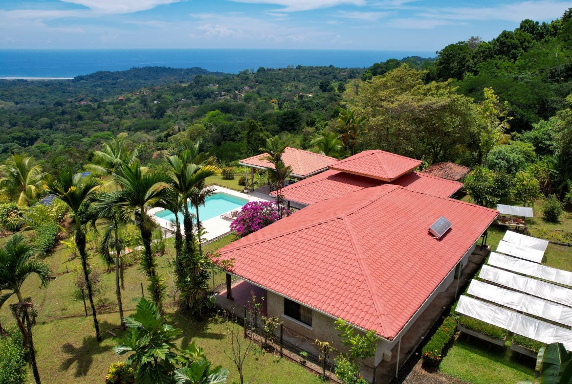 MOUNTAIN PROPERTY WITH THREE BEDROOMS AND OCEAN VIEWS, IN OJOCHAL – 4.86 ACRES