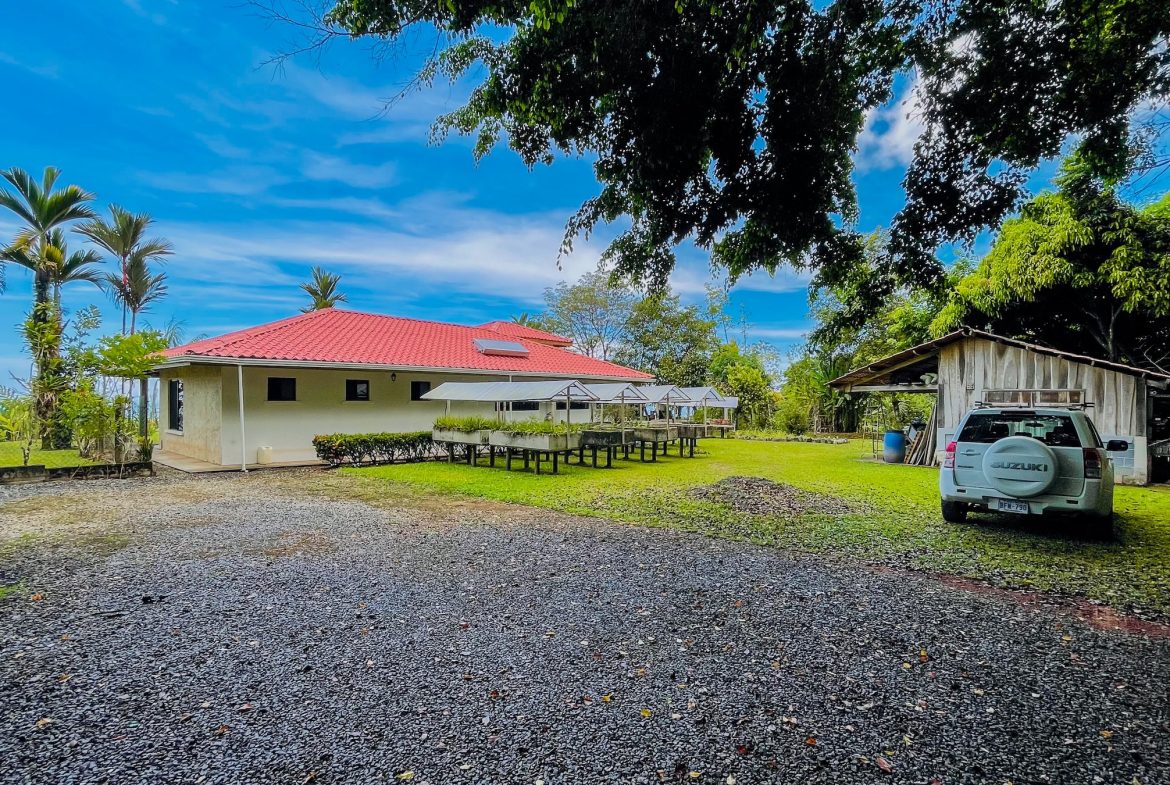 MOUNTAIN PROPERTY WITH THREE BEDROOMS AND OCEAN VIEWS, IN OJOCHAL – 4.86 ACRES