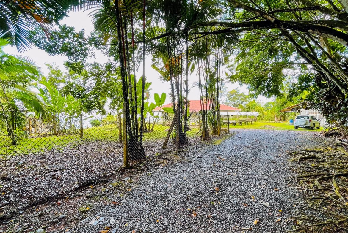 MOUNTAIN PROPERTY WITH THREE BEDROOMS AND OCEAN VIEWS, IN OJOCHAL – 4.86 ACRES