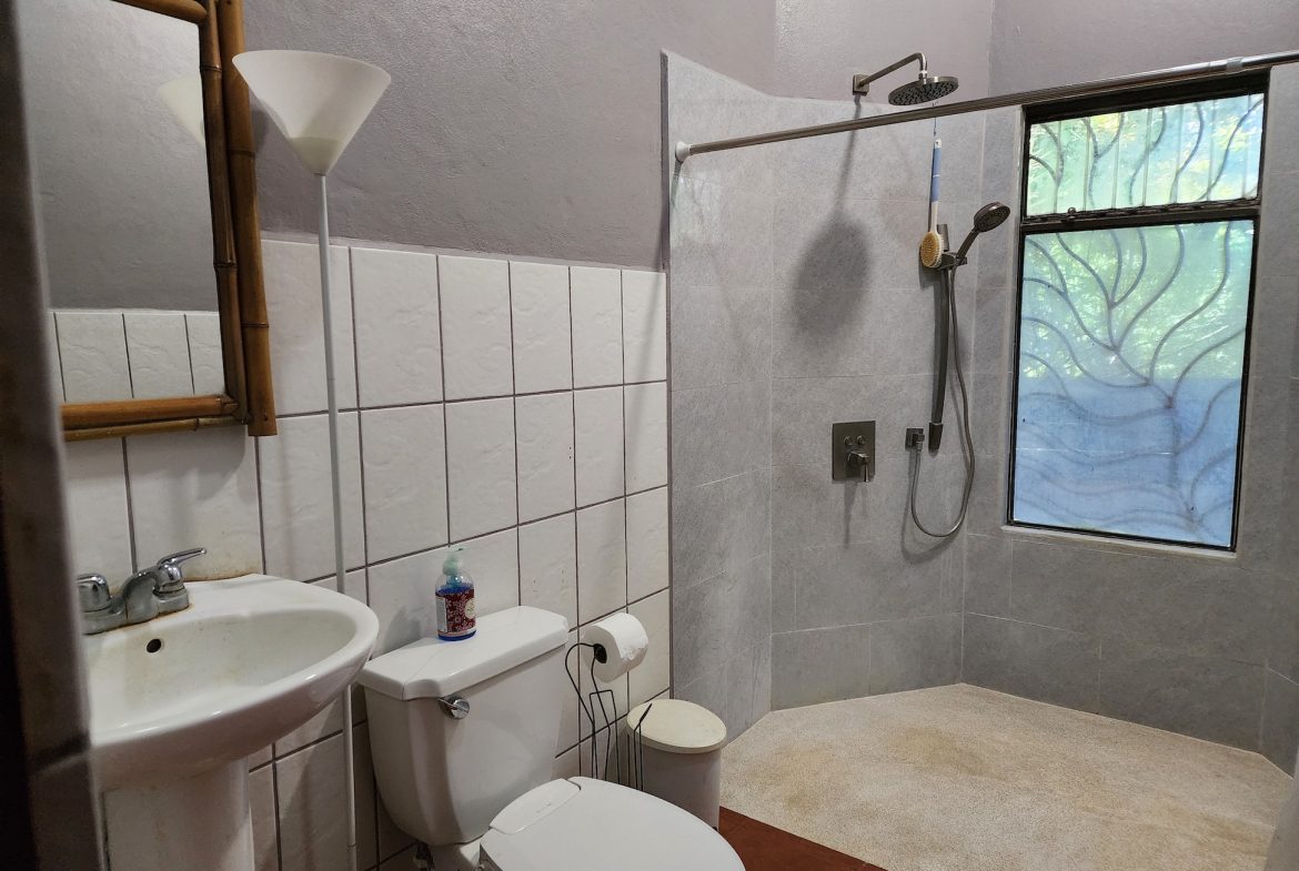 PROPERTY WITH TWO BEDROOMS NEAR TO THE NAUYACA WATERFALLS – 9.12 ACRES