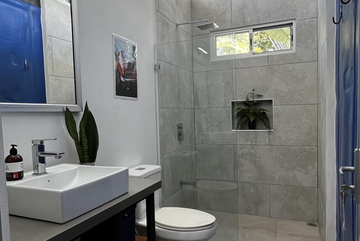 CASA SECRETA: Your Hidden Uvita Escape With Room To Expand – 0.28 Acres