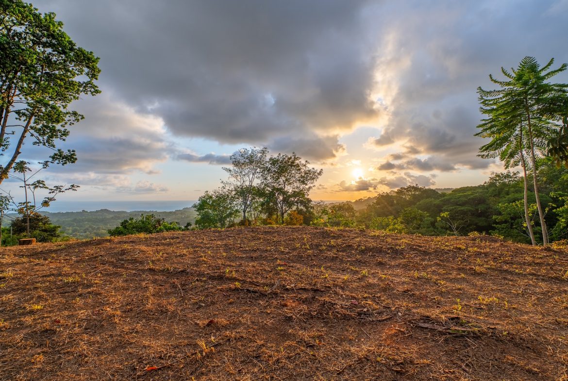 PROPERTY WITH SPECTACULAR SUNSET VIEWS, IN OJOCHAL – 0.98 ACRES
