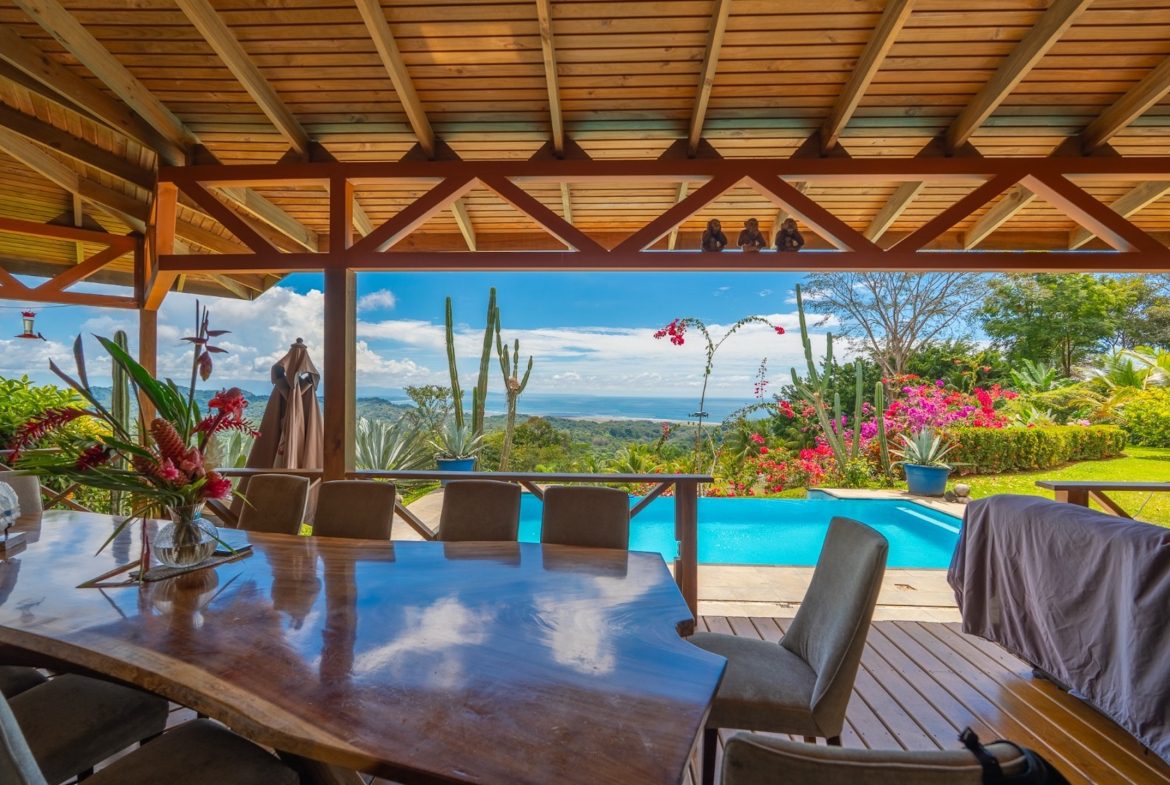 MOUNTAIN PROPERTY WITH FOUR BEDROOMS WITH OCEAN VIEWS, IN OJOCHAL – 0.28 ACRES
